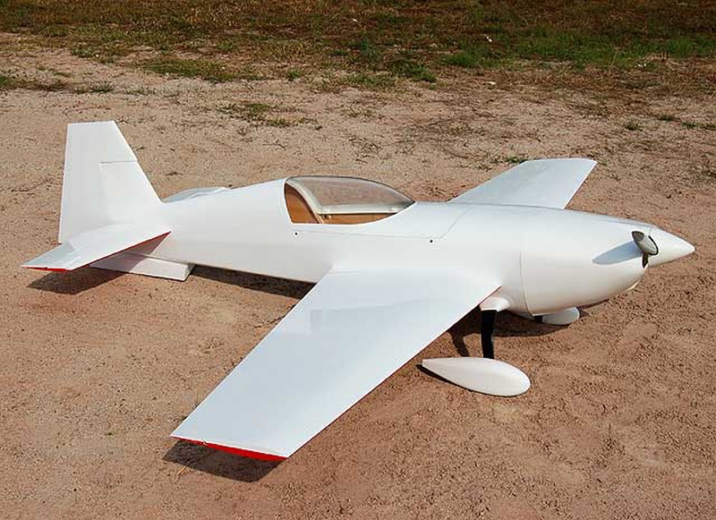 Extra 300SX 2.6m White/Red